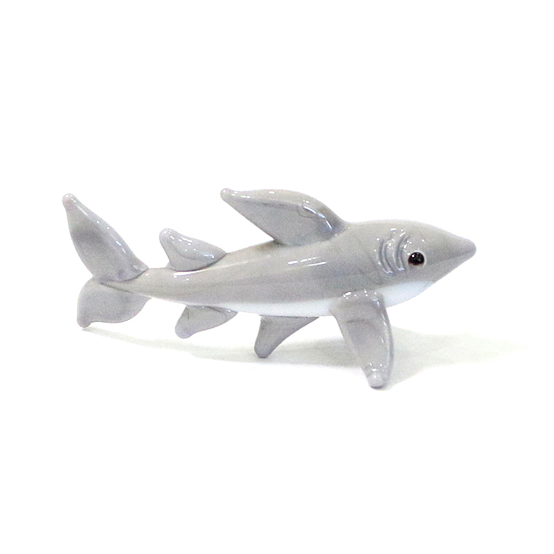 تمثال سمكة قرش زجاجي صغير مصنو - مراجعة Marine Aquarium Home وسعره